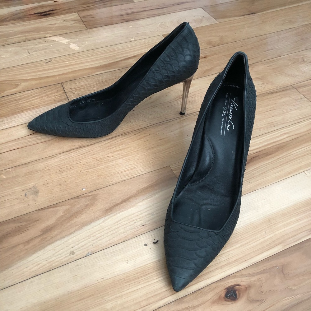 Kenneth Cole heel pump size 11 charcoal textured